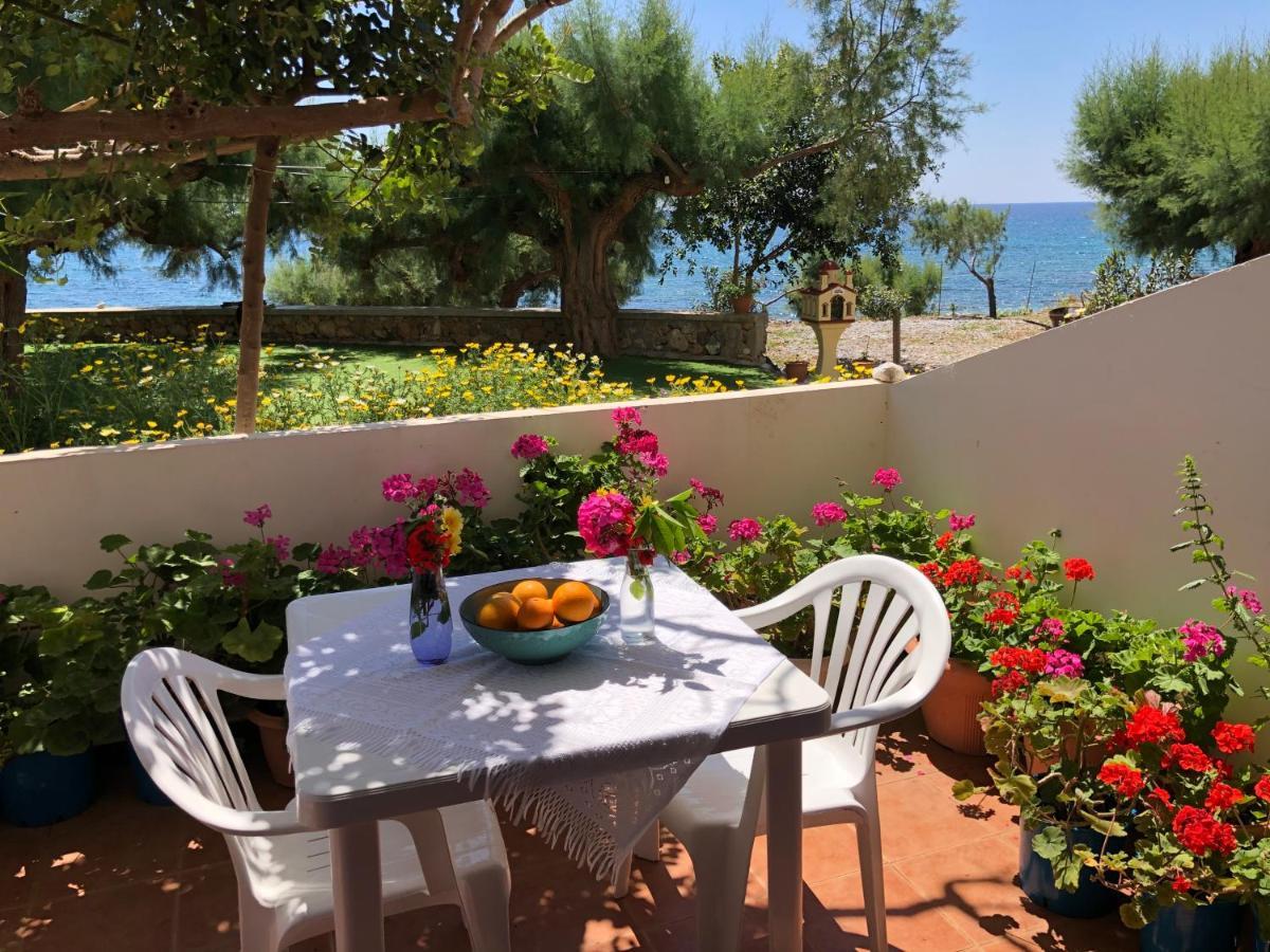 Taverna Akrogiali ลูโตร ภายนอก รูปภาพ