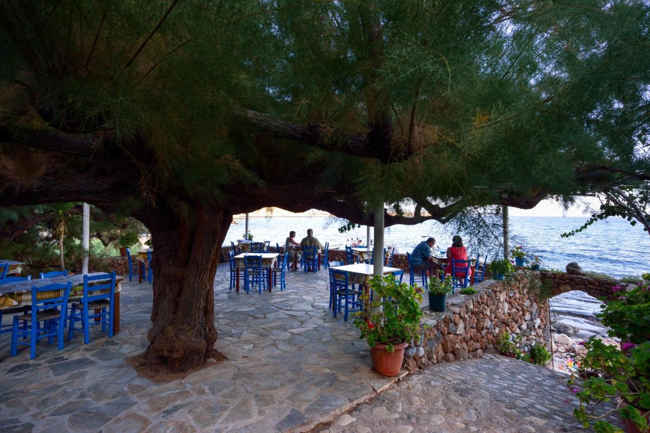 Taverna Akrogiali ลูโตร ภายนอก รูปภาพ