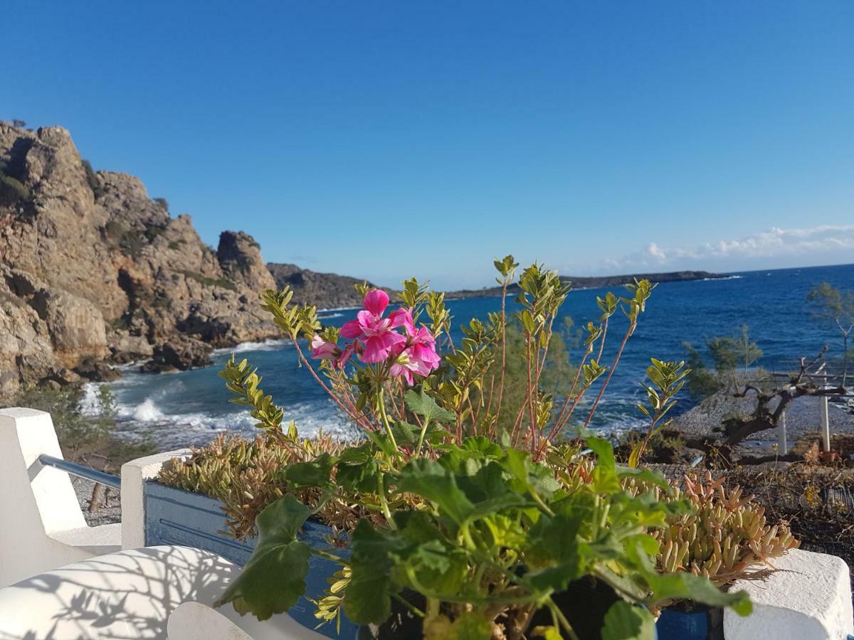 Taverna Akrogiali ลูโตร ภายนอก รูปภาพ